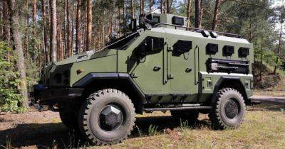 Выставка IDEF 2023: Украина представила броневик специального назначения "Камрат-М"