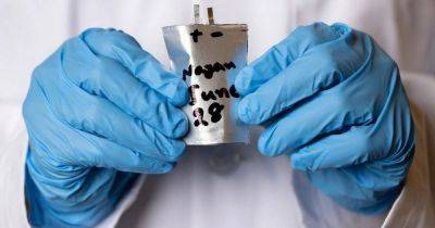 Гаджеты будут заряжаться прямо на ходу: ученые изобрели новый тип батарей