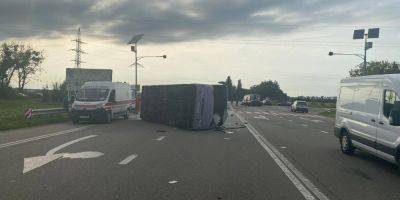 Возле Киева Daewoo перевернул автобус, девять пострадавших. Одна женщина потеряла ногу