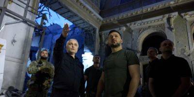 Зеленский посетил пострадавший от российского обстрела Спасо-Преображенский собор в Одессе
