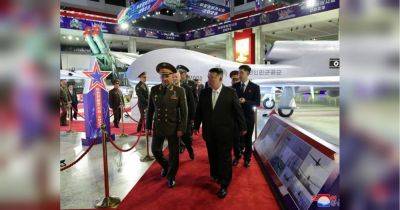 «Приехал покупатель в оружейный магазин»: Ким Чен Ын лично показал шойгу новые баллистические ракеты и дроны