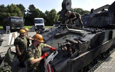 НАТО построит в Польше центр по ремонту украинской техники - СМИ