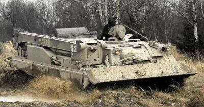 На вооружении украинской армии появились чехословацкие инженерные танки VT-72B: что известно