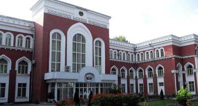 В Таджикском национальном университете зарплату преподавателей повысят на 10 %