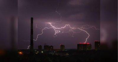 Удар непогоды по Украине: тысячи потребителей в 5 областях остались без света