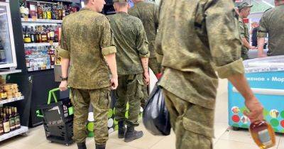 "Бухают толпами, валяются везде": солдаты РФ превратили жизнь россиян в ад – СМИ (фото)