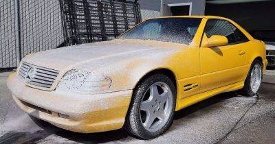 Редкий спорткар Mercedes из 90-х восстановили до состояния нового авто (видео)