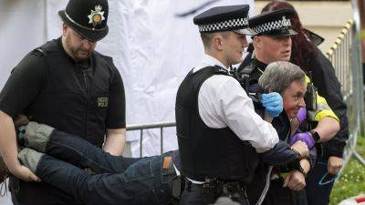 Британская полиция получила больше полномочий против экоактивистов