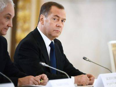 Медведев заявил, что ядерный апокалипсис "не только возможен, но еще и вполне вероятен", и назвал "как минимум" две причины