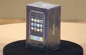 На аукционе продают упакованный iPhone по рекордной цене