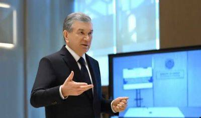 Президент Узбекистана уволил пятерых чиновников на совещании