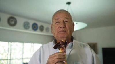 После 40 лет ажиотажа в Израиле нашли изобретателя батончика "Песек зман"
