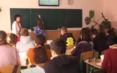 Родителям на заметку: как зачислить ребенка в школу после возвращения в Украину – инструкция