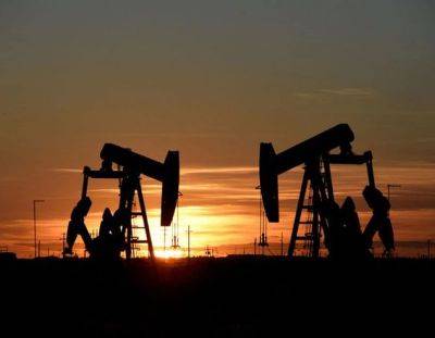 Мировые цены на нефть приближаются к самым высоким за год