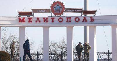 "Стараются угодить": в Мелитополе россияне начали переходить на украинский, — СМИ
