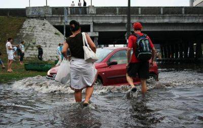 Ливень в Киеве 31 июля - видео потопа в переходах