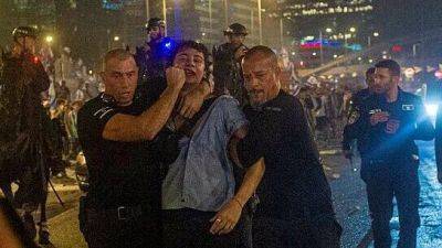 Пятеро полицейских подозреваются в насилии против демонстрантов в Тель-Авиве