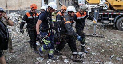 Удар по Кривому Рогу: поисково-спасательная операция завершена, 6 человек погибли, — МВД (фото)