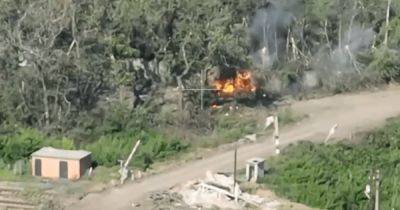 Горят и взрываются: ВСУ ударили по только что завезенным под Бахмут боеприпасам РФ (видео)