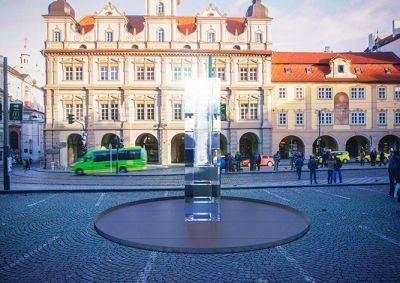 В центре Праги установили 4-тонную ледяную скульптуру