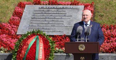 А. Лукашенко возложил венок и цветы в мемориальном комплексе «Курган Славы» и выступил с обращением к соотечественникам