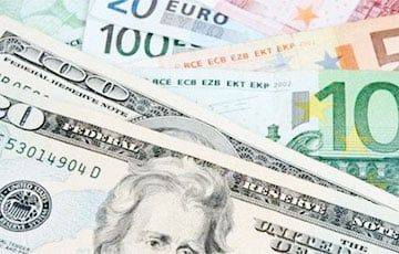 Доллар и евро закрепились выше психологической отметки в три рубля