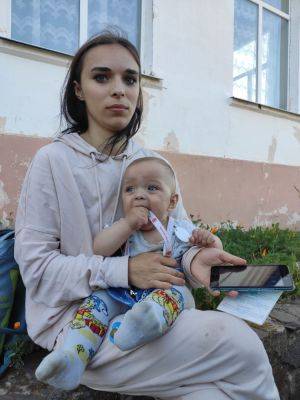Мать с маленьким сыном, которых депортировала РФ, вернулись в Харьков