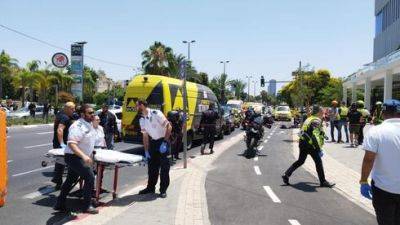 Теракт в Тель-Авиве: палестинец сбил людей на улице