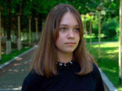 "От шока даже не чувствовала боли". 12-летняя жительница Николаева после ранения прошла реабилитацию при поддержке Фонда Рината Ахметова