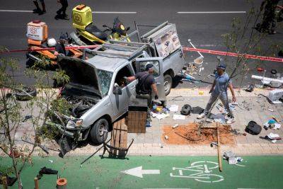 Подробности теракта в Тель-Авиве: террорист нелегально работал недалеко от остановки