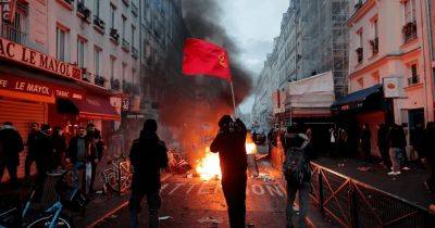 Виноват TikTok и компьютерные игры: Макрон назвал причину беспорядков во Франции