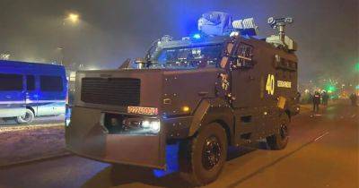 Во Франции - Пресечь насилие: во Франции жандармы впервые применили бронемашину Centaure (видео) - focus.ua - Украина - Франция - Париж - Протесты