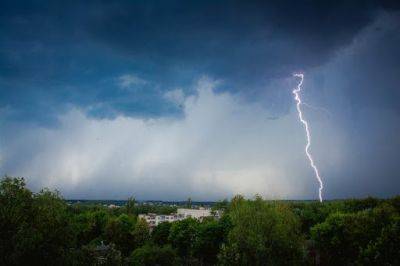 На Харьковщине будет греметь: синоптики объявили штормовое предупреждение