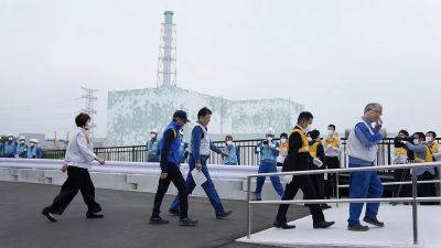 Рафаэль Гросси - Фумио Кисид - Глава МАГАТЭ привез в Японию доклад по АЭС "Фукусима-1" - ru.euronews.com - Китай - Южная Корея - Япония