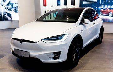 Tesla будет платить водителям за управление электромобилями