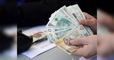 Некоторые категории украинцев могут получить финансовую помощь в размере 10 тысяч злотых: как подать заявку