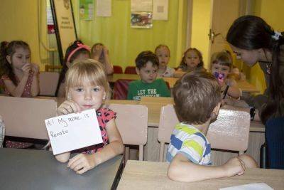 В Днепре дети ВПЛ из Луганщины смогут бесплатно посещать уроки английского языка