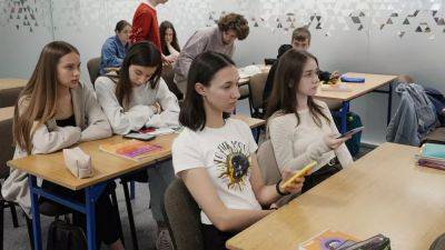 В школах Нидерландов запрещают мобильные телефоны