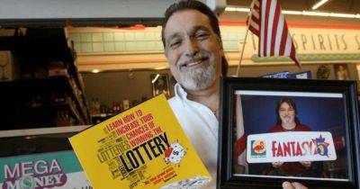 Вывел "формулу успеха": мужчина получил более $1 млн, выиграв в лотерею 7 раз (фото)