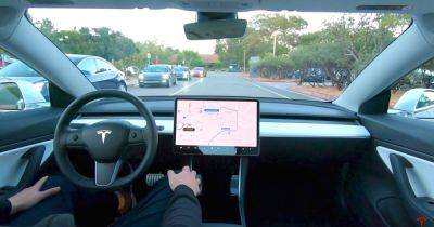 Tesla будет платить водителям за управление электромобилями