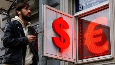 Курс евро превысил 100 рублей в ходе торгов на Мосбирже