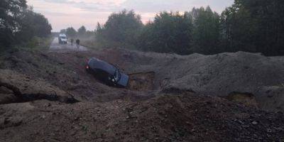В Волынской области на дороге во время грозы сдетонировали мины