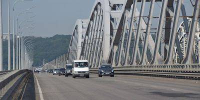 В Киеве завершили строительство Дарницкого моста
