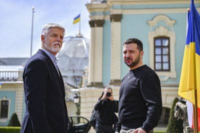 Зеленский в Праге встретился с президентом Павелом – видео и подробности визита