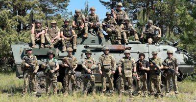 Чешско-польский универсал: на украинском фронте засветился БТР OT-64 SKOT (видео)