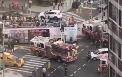 В Нью-Йорке пострадали более 80 человек из-за столкновения двух автобусов