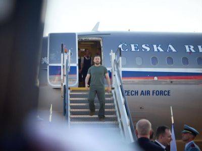 Самолет с Зеленским в Прагу сопровождала пара истребителей Gripen. Фото, видео