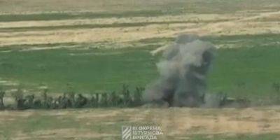 Два выстрела из NLAW и Javelin. Сырский показал, как ВСУ уничтожили российский танк Т-80 — видео