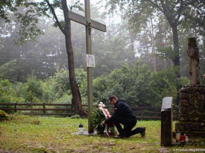 Моравецкий в Украине почтил память жертв Волынской трагедии