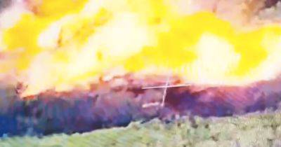 Одним выстрелом: украинские защитники воспользовались уязвимостью танка РФ (видео)